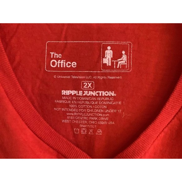 The Office I Survived the Dunder Mifflin Christmas Party T Shirt 2 XL Red Unisex - Picture 3 of 3